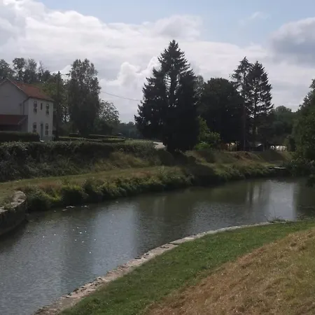 Villa Au Bord De L'Eau Charentenay Esterno foto